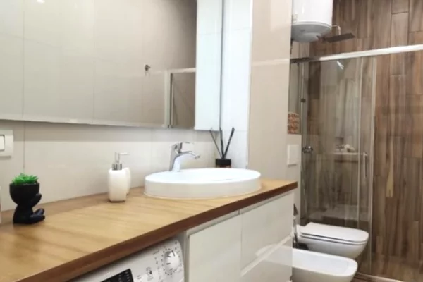 Shtepi me qera Apartament ne Tirane, 2+1, Mobilimi E mobiluar, Pagesa 800  Euro.