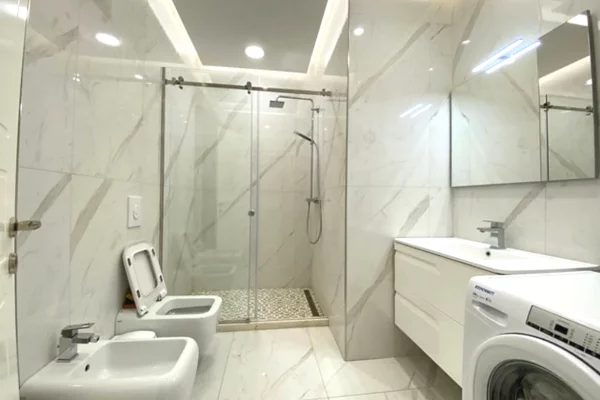 Shtepi me qera Apartament ne Tirane, 2+1, Mobilimi E mobiluar, Pagesa 1,100  Euro.