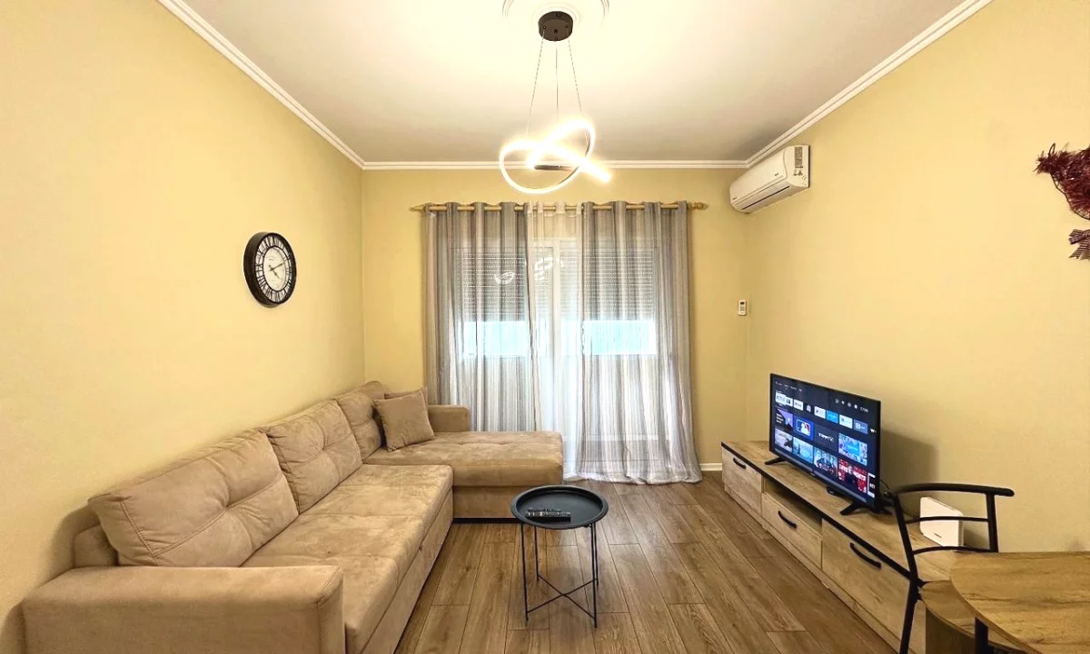 Shtepi me qera Apartament ne Tirane, 1+1, Mobilimi E mobiluar, Pagesa 800  Euro.
