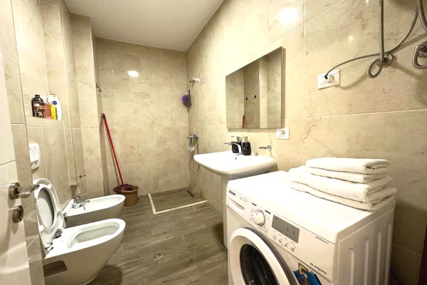 Shtepi me qera Apartament ne Tirane, 1+1, Mobilimi E mobiluar, Pagesa 800  Euro.