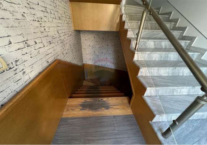 AMBIENT KOMERCIAL PER QIRA TE PAZARI I RI !