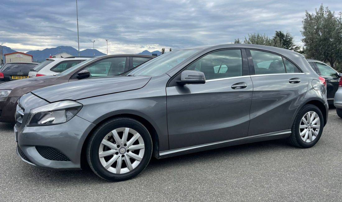 Makine me qera ne Rinas Mercedes-Benz A CLASS duke filluar nga 40 euro dita