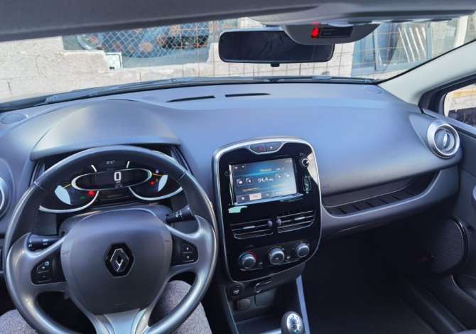 Jepet makine Renault me qera me cmim duke filluar nga 25 euro dita