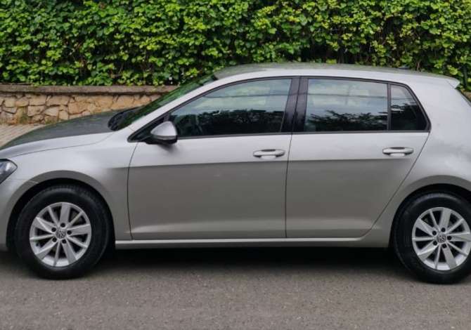 Makine me qera ne Aeroportin e Rinasit Golf 7 duke filluar nga 40 euro dita