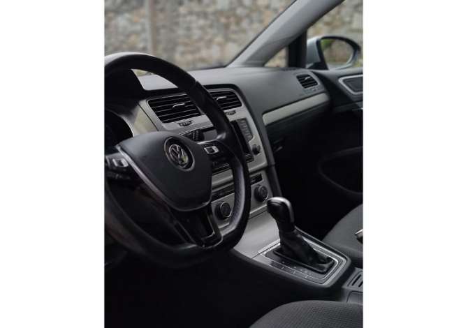 Makine me qera ne Aeroportin e Rinasit Golf 7 duke filluar nga 40 euro dita