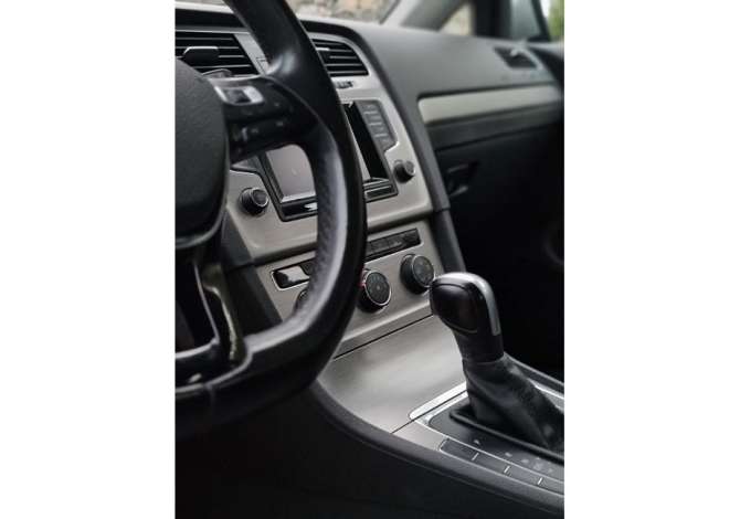 Makine me qera ne Aeroportin e Rinasit Golf 7 duke filluar nga 40 euro dita