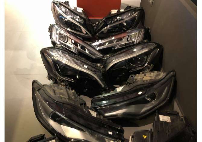  Servis ofron sherbime Riparimi motorike dhe xhenerike, transport me Karotrec, Pjese kembimi etj.