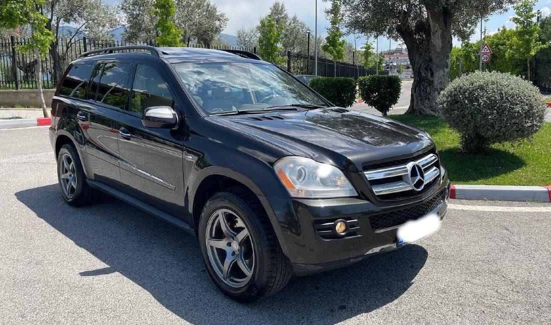Makina me qera ne Rinas -SUV  7 vende Mercedes Benz GL Duke Filluar Nga 65 euro dita.