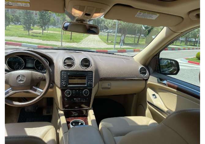 Makina me qera ne Rinas -SUV  7 vende Mercedes Benz GL Duke Filluar Nga 65 euro dita.