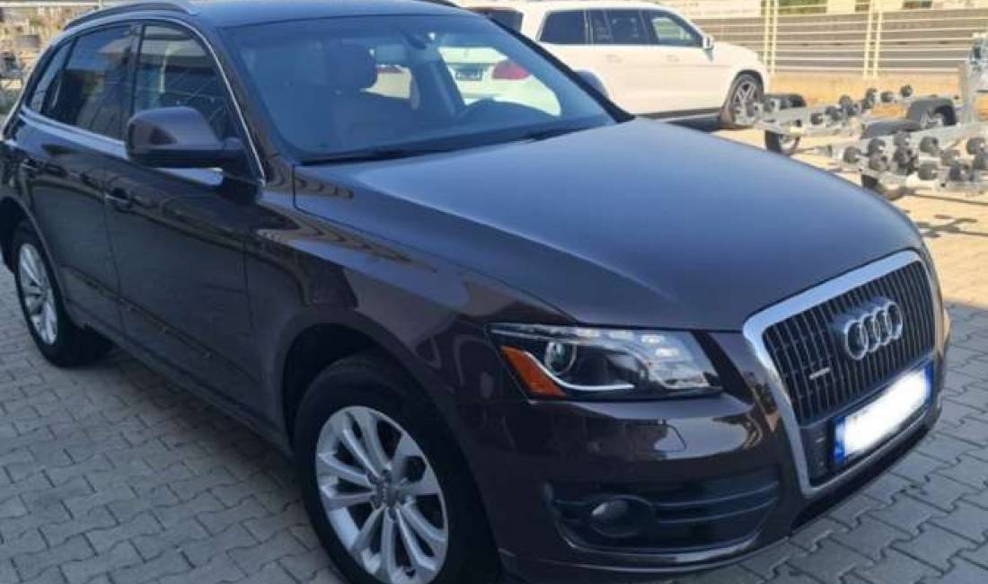 Jepet me qera fuoristrade AUDI Q5 2011
