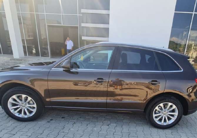 Jepet me qera fuoristrade AUDI Q5 2011