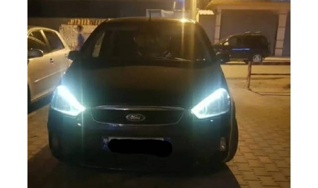 Jepet me qera Makina Ford C Max duke filluar nga 30 euro dita