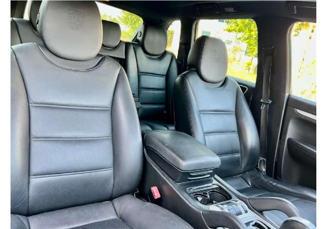 Jepet me qera Porsche Cayenne 