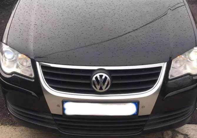 Jepet me qera Makina Volkswagen Touran 6+1 duke filluar nga 35 euro dita