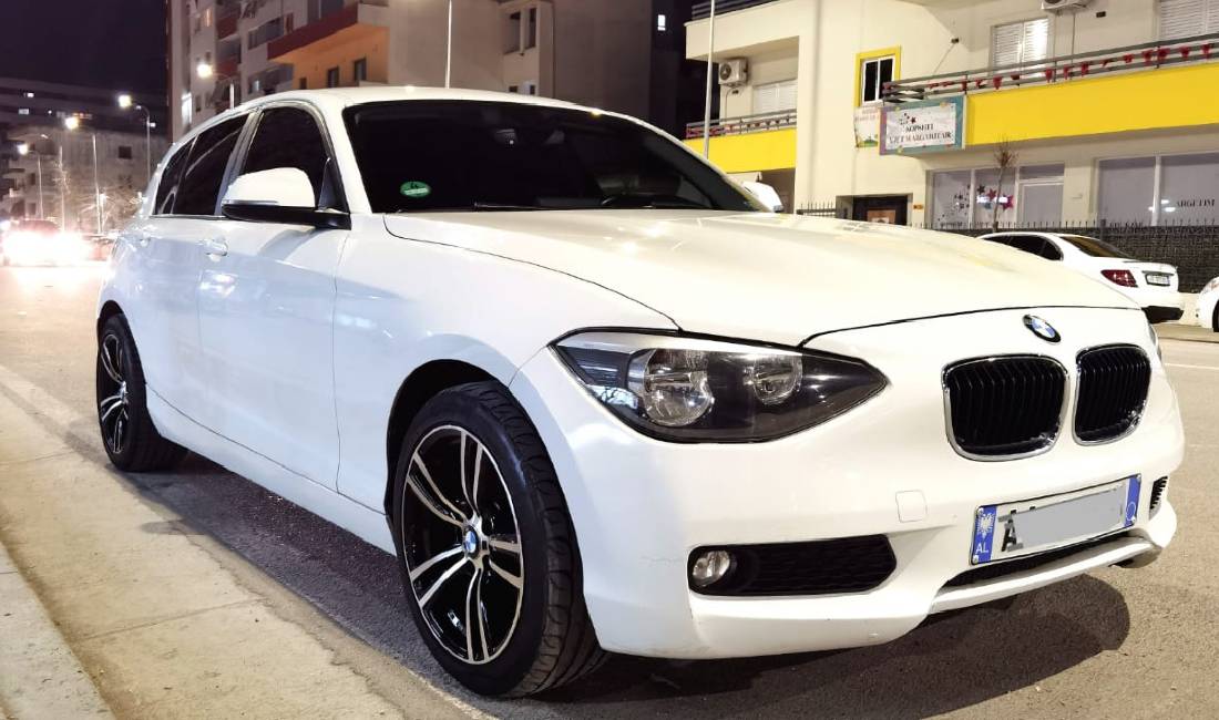 Makine me qera Bmw seria 1 duke nisur nga 30 euro dita. Rinas Aeroport 