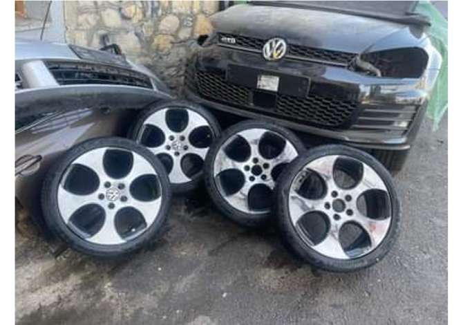 Servis Joeli ofron Pjese kembimi te reja dhe te perdorura  per te gjitha llojet e makinave