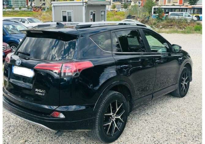 Jepet me qera Toyota Rav/4 duke filluar nga 100 euro dita