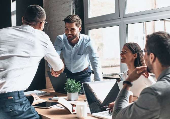 Offerte di lavoro per Punonjese marketingu dhe Agjente shitje ne terren a Tirana