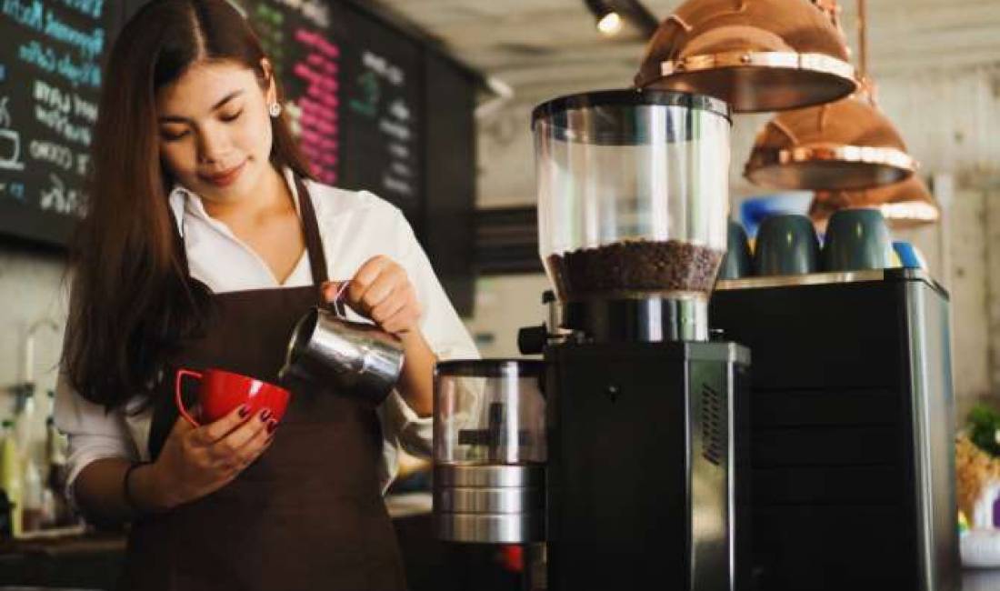 Offerte di lavoro a Tirana, Profession Banakier/e , Con esperienza, Pagamento Trattabile.