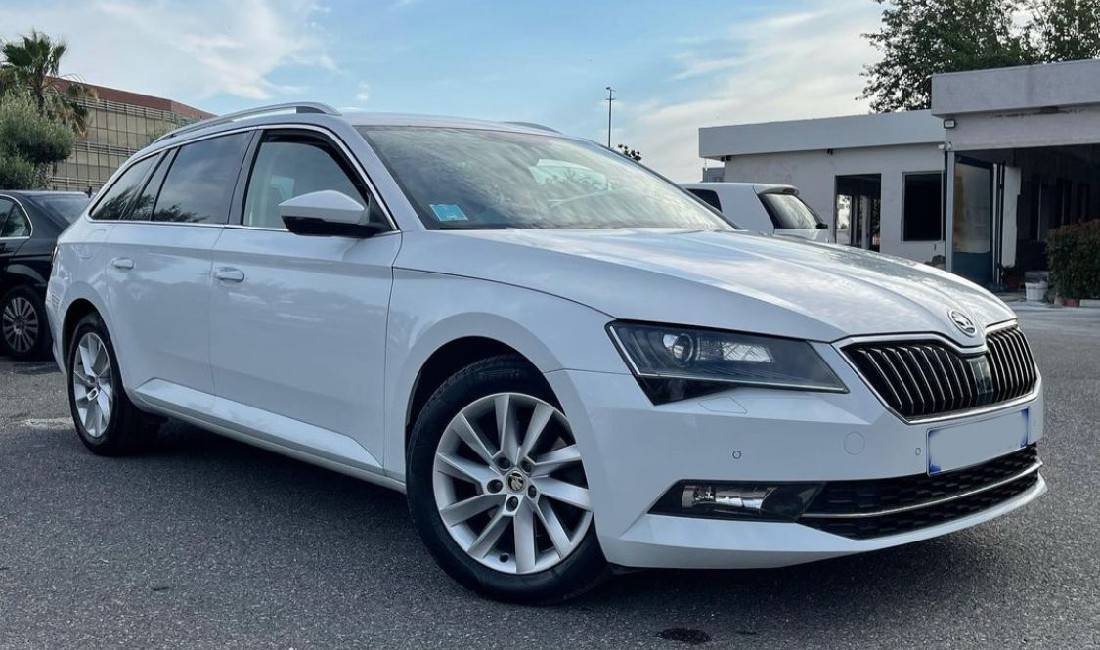 Jepet me qera Skoda Superb duke filluar nga 60 euro dita