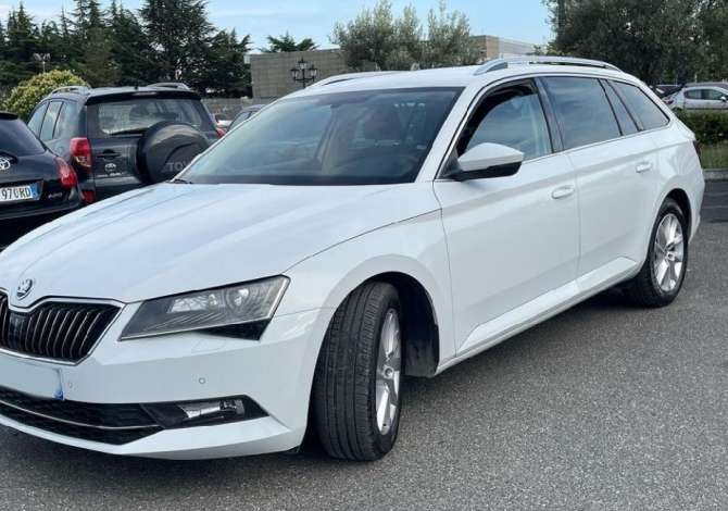 Jepet me qera Skoda Superb duke filluar nga 60 euro dita