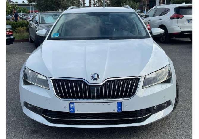 Jepet me qera Skoda Superb duke filluar nga 60 euro dita