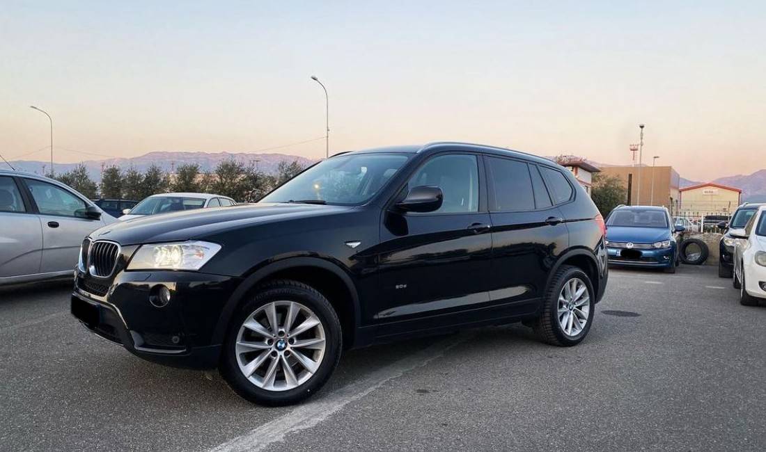 Jepet me qera BMW x3 duke filluar nga 70 euro dita