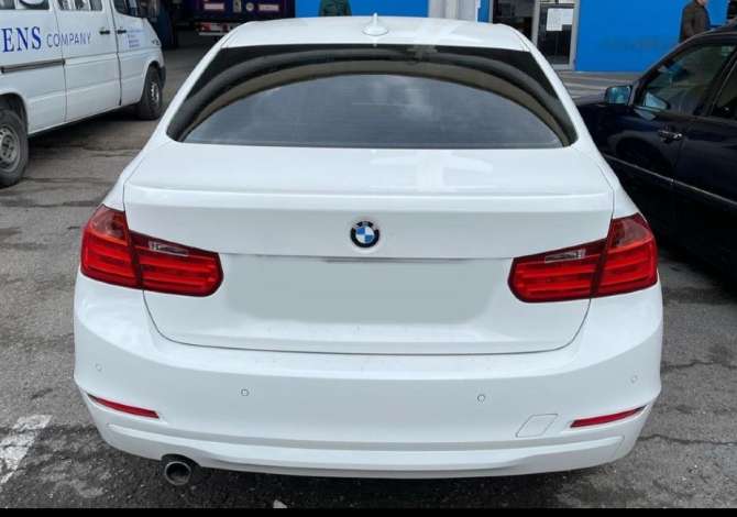 Jepet me qera Makina BMW Seria 3 duke filluar nga 70 euro dita