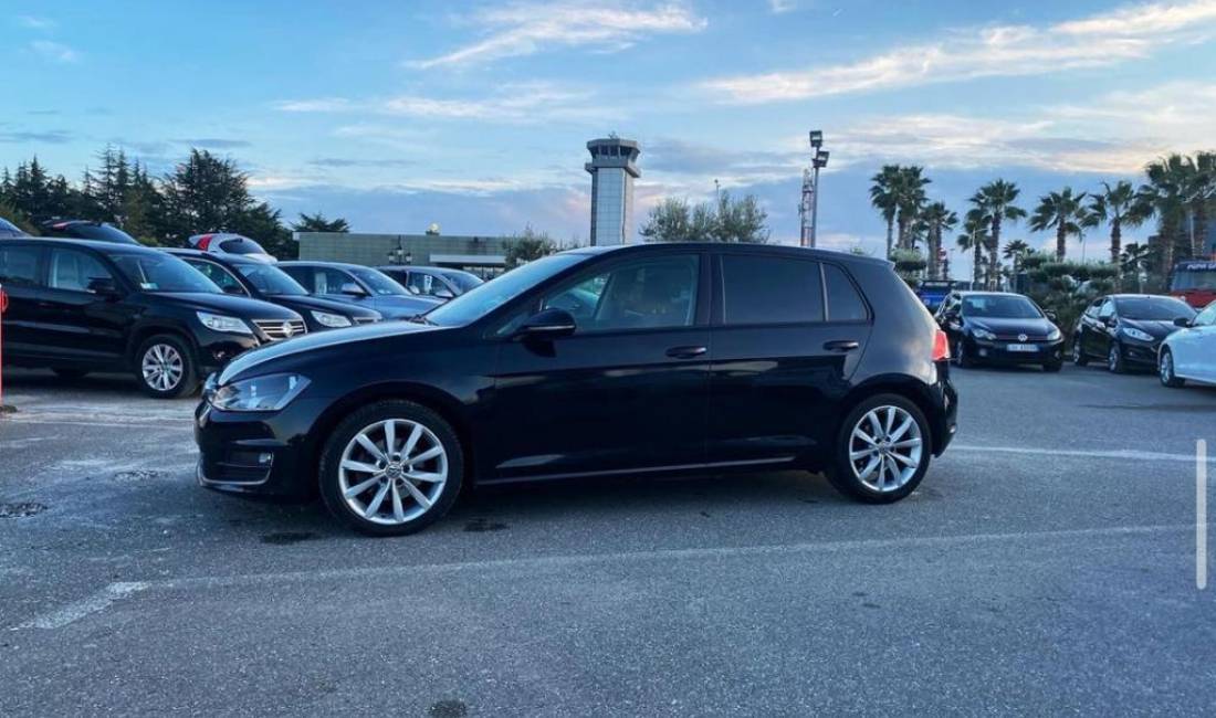 Jepet me qera Volkswagen Golf 7 duke filluar nga 45 euro dita