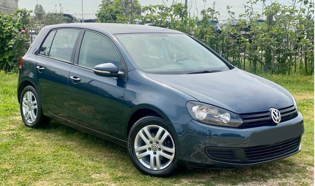 Jepet me qera Volkswagen Golf 6 duke filluar nga 30 euro dita