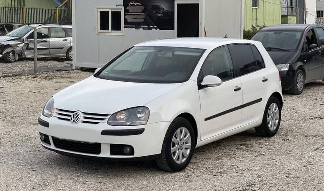 Jepet me qera Volkswagen Golf 5 duke filluar nga 25 euro dita