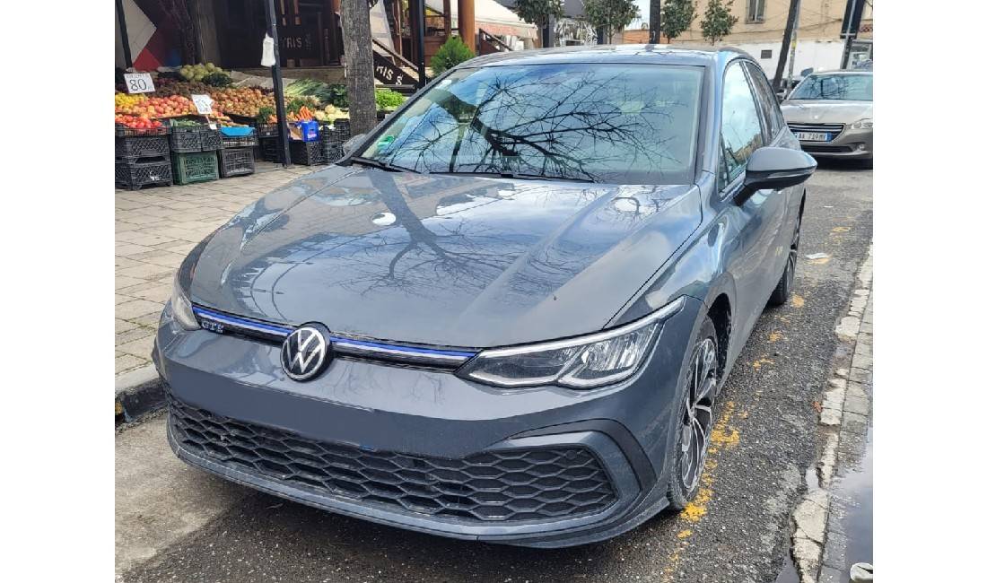 Jepet me qera GOLF 8 duke filluar nga 65 euro dita