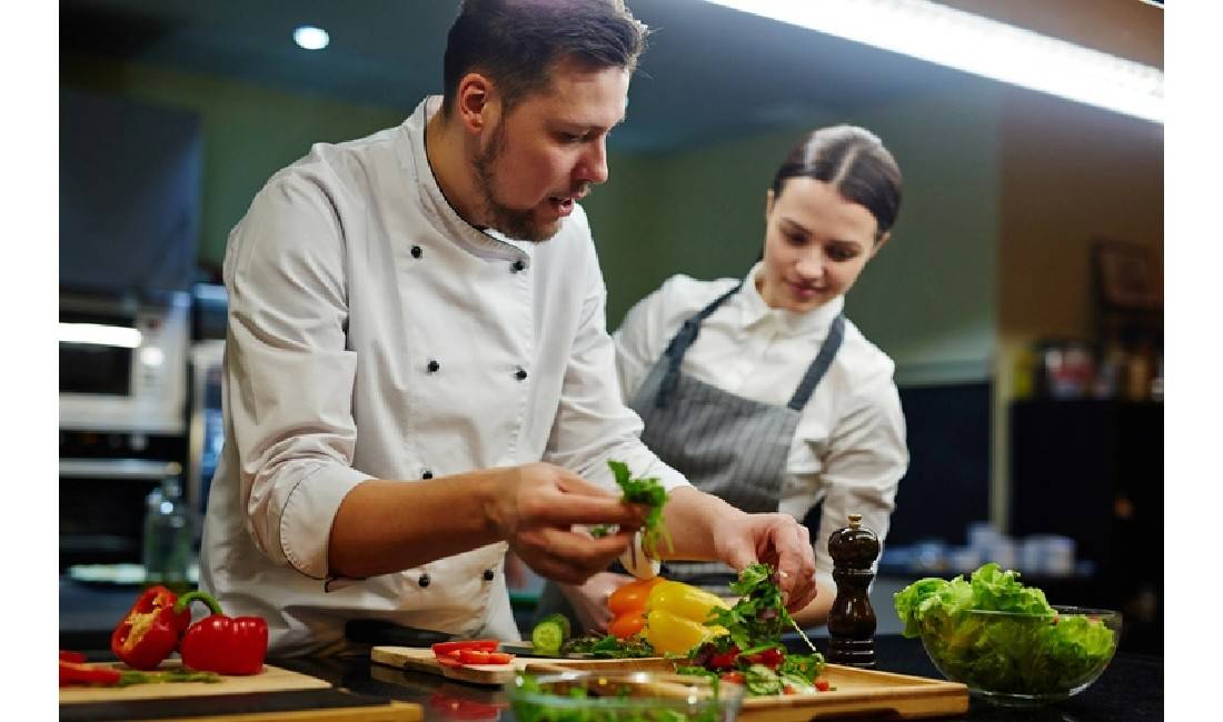 Offerte di lavoro a Tirana, Profession Kamarier/e restoranti , Pjatalarese  , Con esperienza, Pagamento Trattabile.