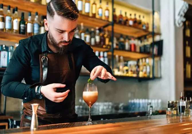 Offerte di lavoro per Kamarier/e dhe Banakier/e a Tirana