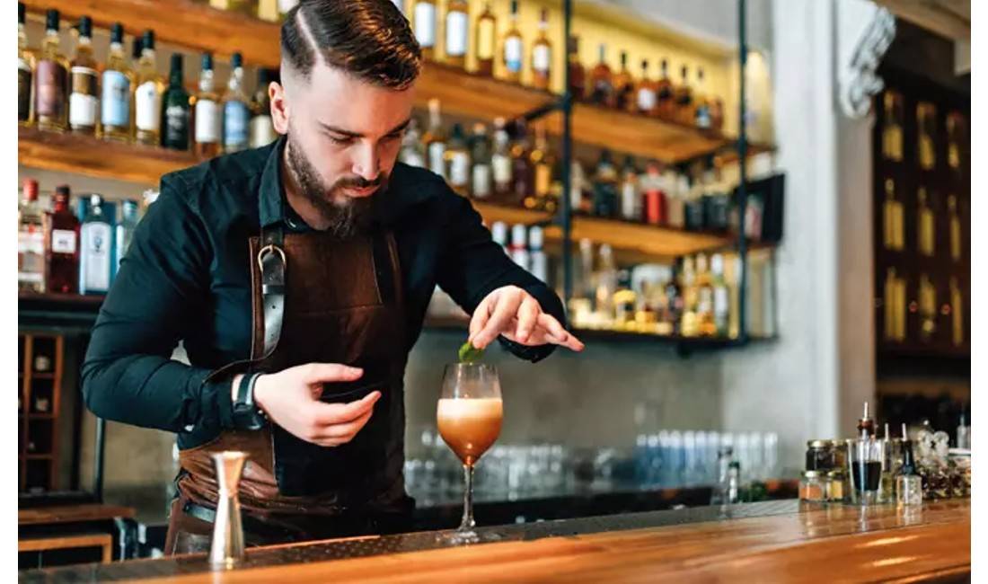 Offerte di lavoro a Tirana, Profession Kamarier/e dhe Banakier/e , Nessuna esperienza, Pagamento Trattabile.