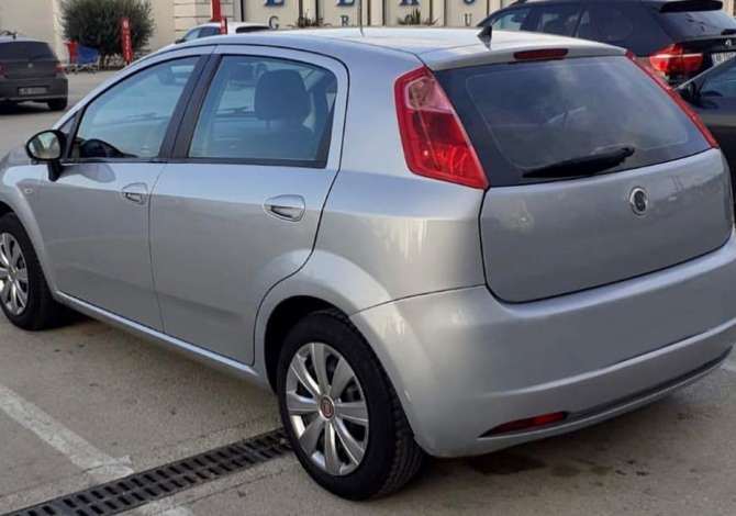 Noleggio Auto a Fier - 30 Euro