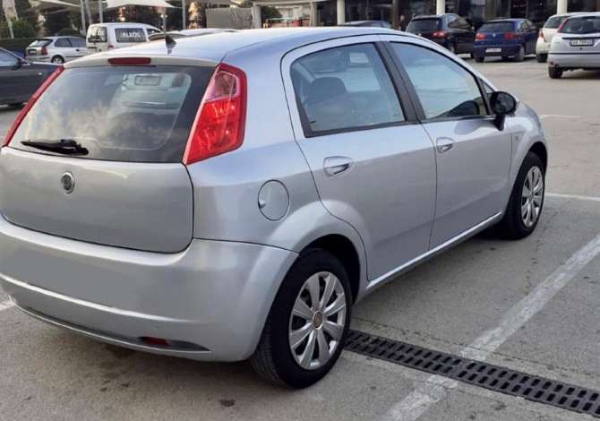 Noleggio Auto a Fier - 30 Euro