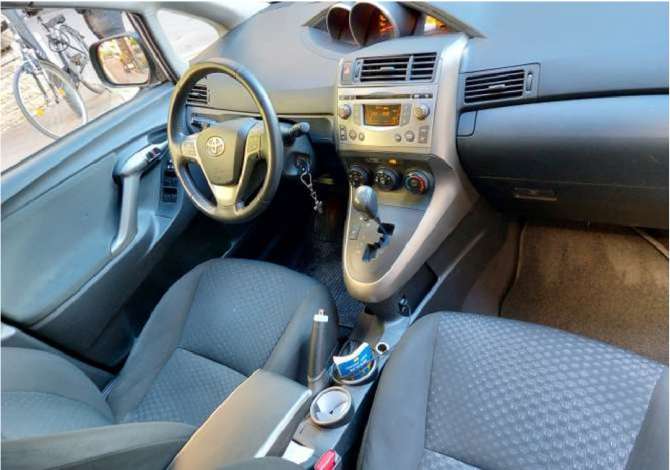 Jepet me qera Toyota Verso duke filluar nga 30 euro ne dite