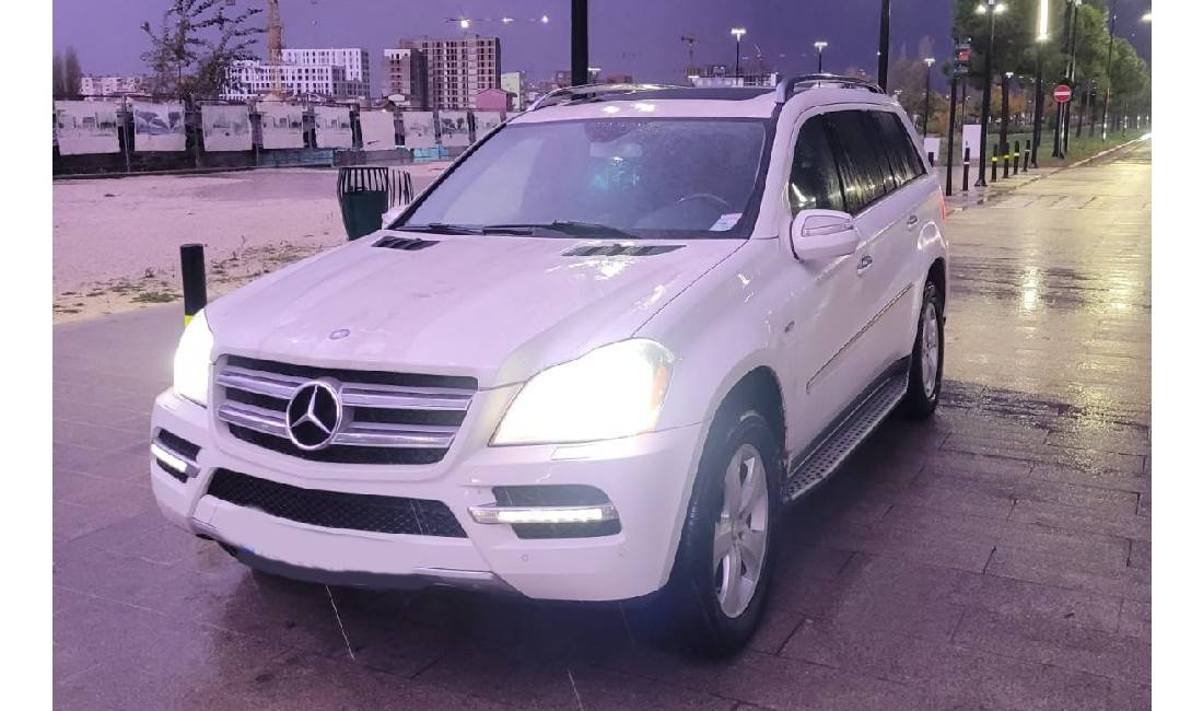 Jepet me qera Mercedes Benz GL duke filluar nga 70 euro dita