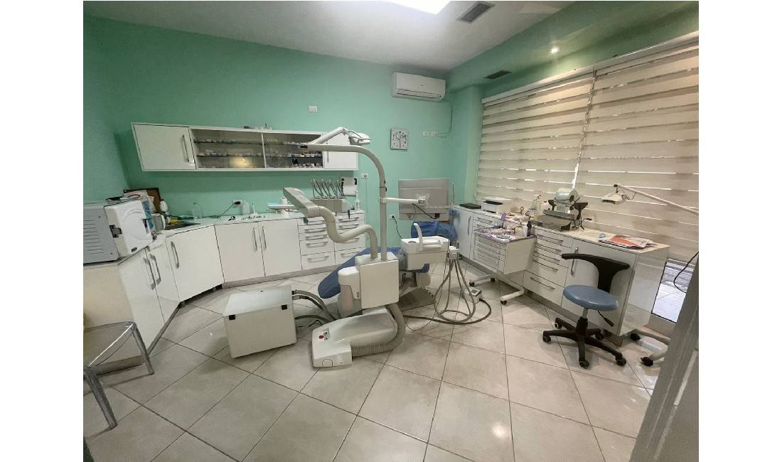 Shitet aktiviteti i  nje Klinike Dentare