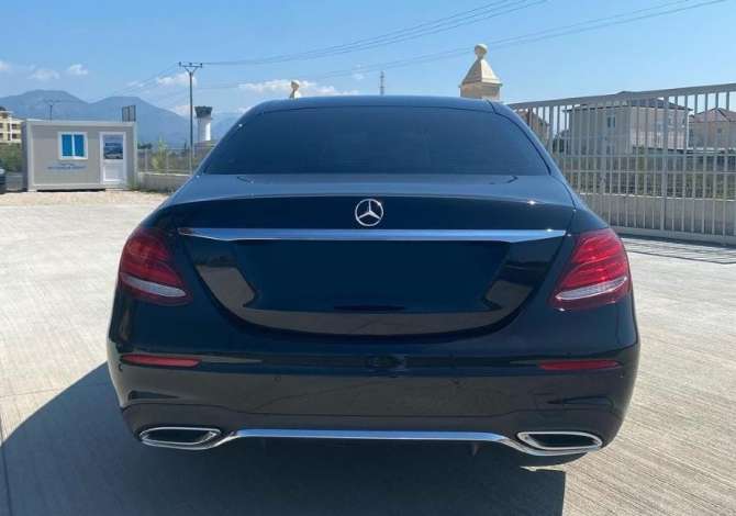 Jepet me qera Mercedes Benz E-Class duke filluar nga 90 euro ne dite