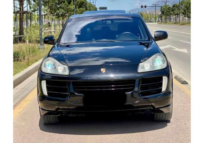 Jepet me qera Porsche Cayenne duke filluar nga 70 euro ne dite