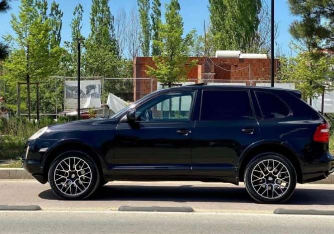 Jepet me qera Porsche Cayenne duke filluar nga 70 euro ne dite