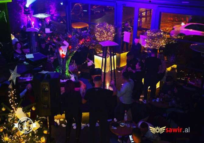 Job Offers in Tirana, Profession Kamarier/e  dhe Kuzhinier/e , With experience, Payment By Agreement.