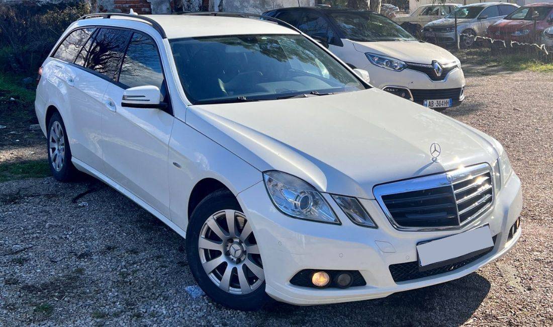Jepet me qera Mercedes Benz E Class duke filluar nga 35 euro dita