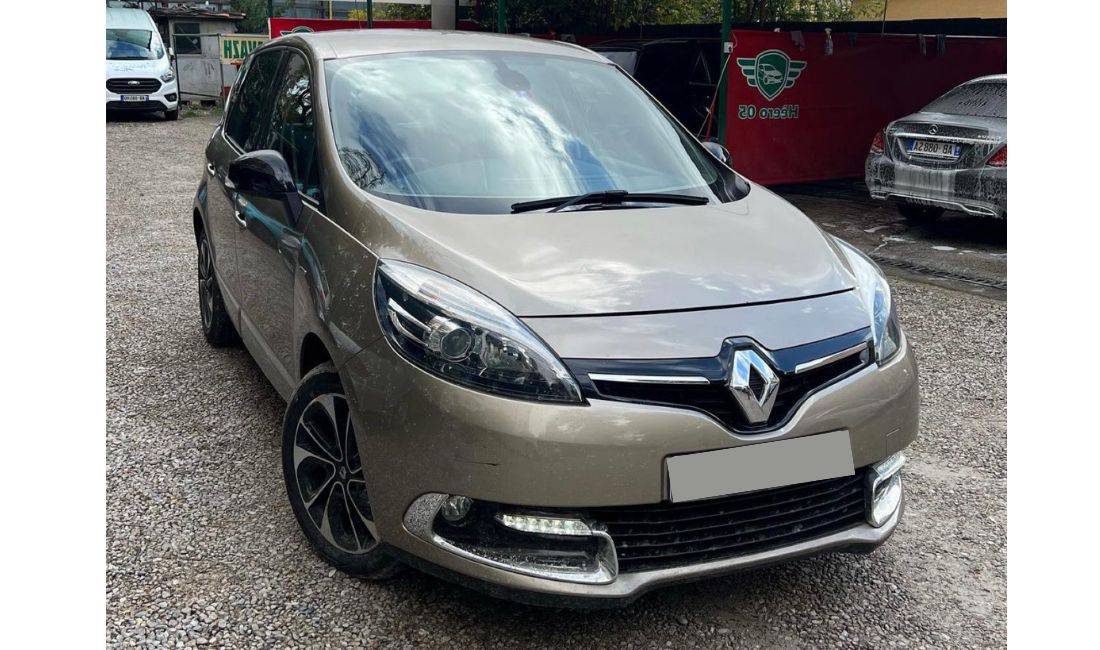 📢 Jepet me qera makina Renault Scenic duke filluar nga 35 euro dita