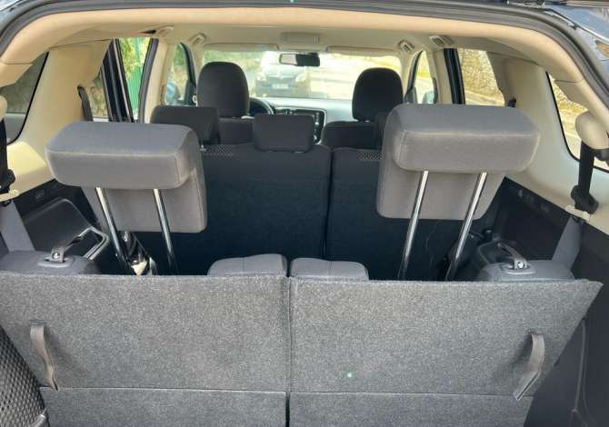 Foristrade me qera ne Rinas Tirane Mitsubishi duke filluar nga 65 euro dita