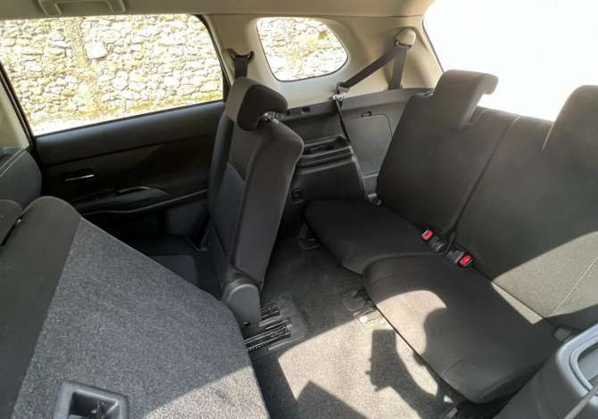 Foristrade me qera ne Rinas Tirane Mitsubishi duke filluar nga 65 euro dita