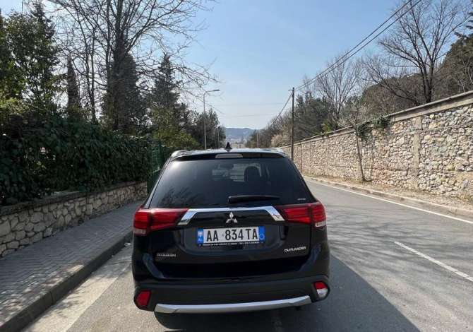 Foristrade me qera ne Rinas Tirane Mitsubishi duke filluar nga 65 euro dita