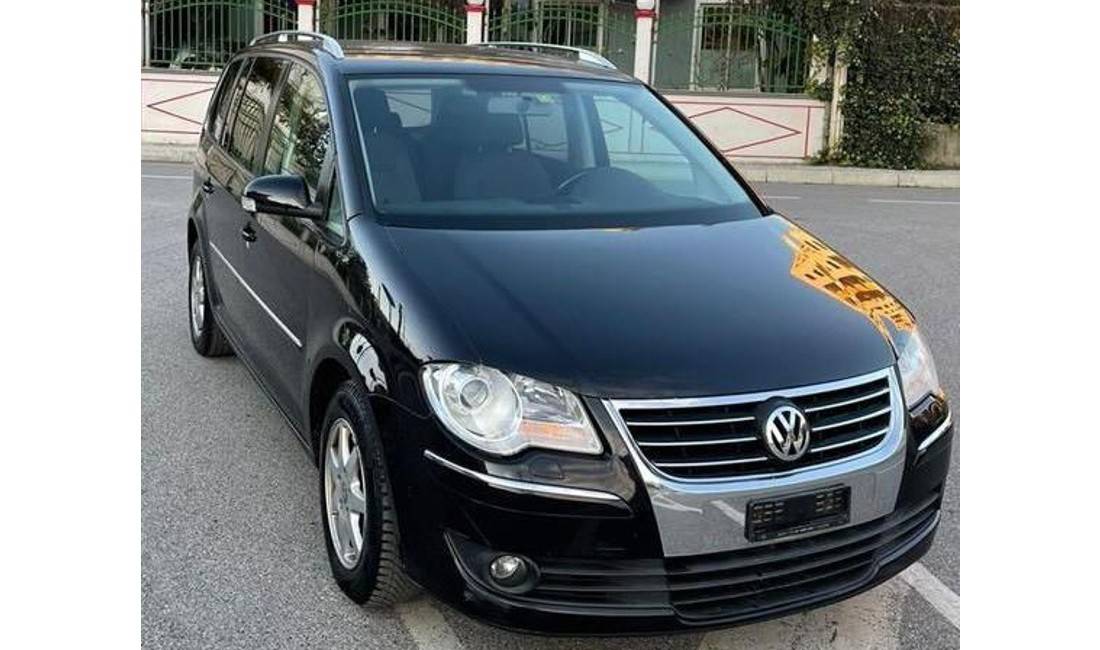 Jepet me qera Touran 4+1 duke filluar nga 30 euro ne dite